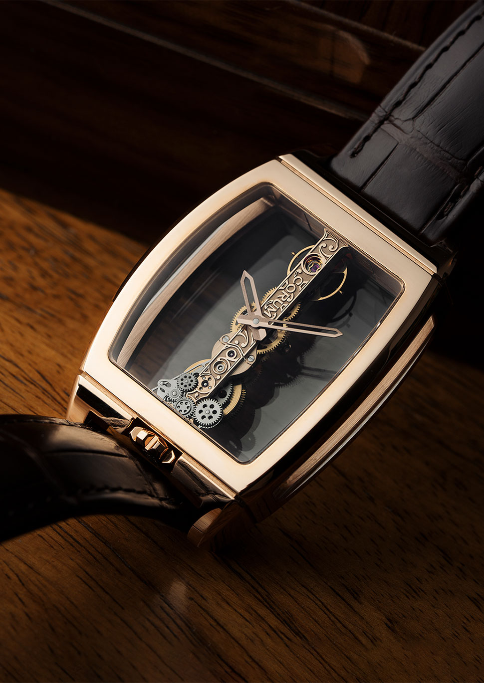 GOLDEN BRIDGE CLASSIC B113/02890 | CORUM(コルム)日本公式サイト